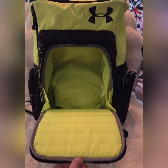 Under Armour Black and Yellow Men's Backpack - Picture 5 of 8